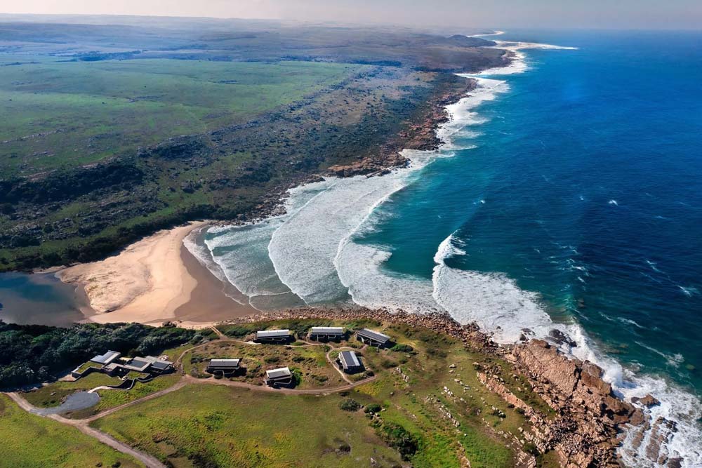 Gwe-Gwe-Beach-Lodge
